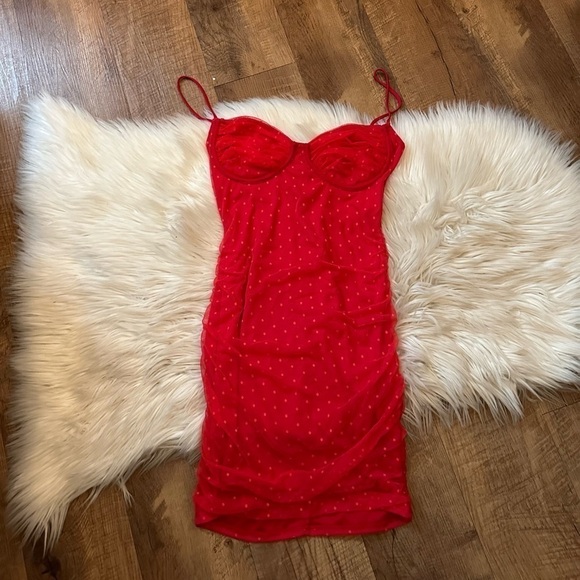 LUCY IN THE SKY Megan Ruched Bodycon Dress In Red - Picture 2 of 5